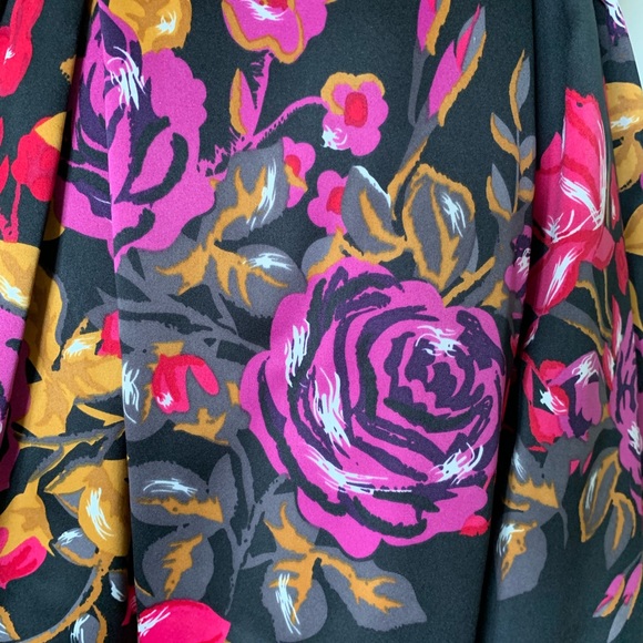 BEAUTIFUL STRAPLESS DRESS WITH ROSES - Picture 6 of 7